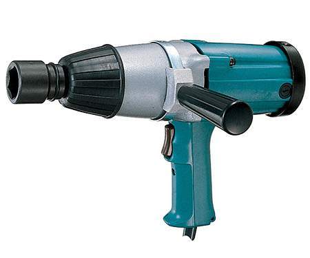 MAKITA Гайковерт ударный, 620Вт, 588Нм, 3/4" 1700/мин, реверс, блок.шпинделя М6-М22, 5,6кг, кейс